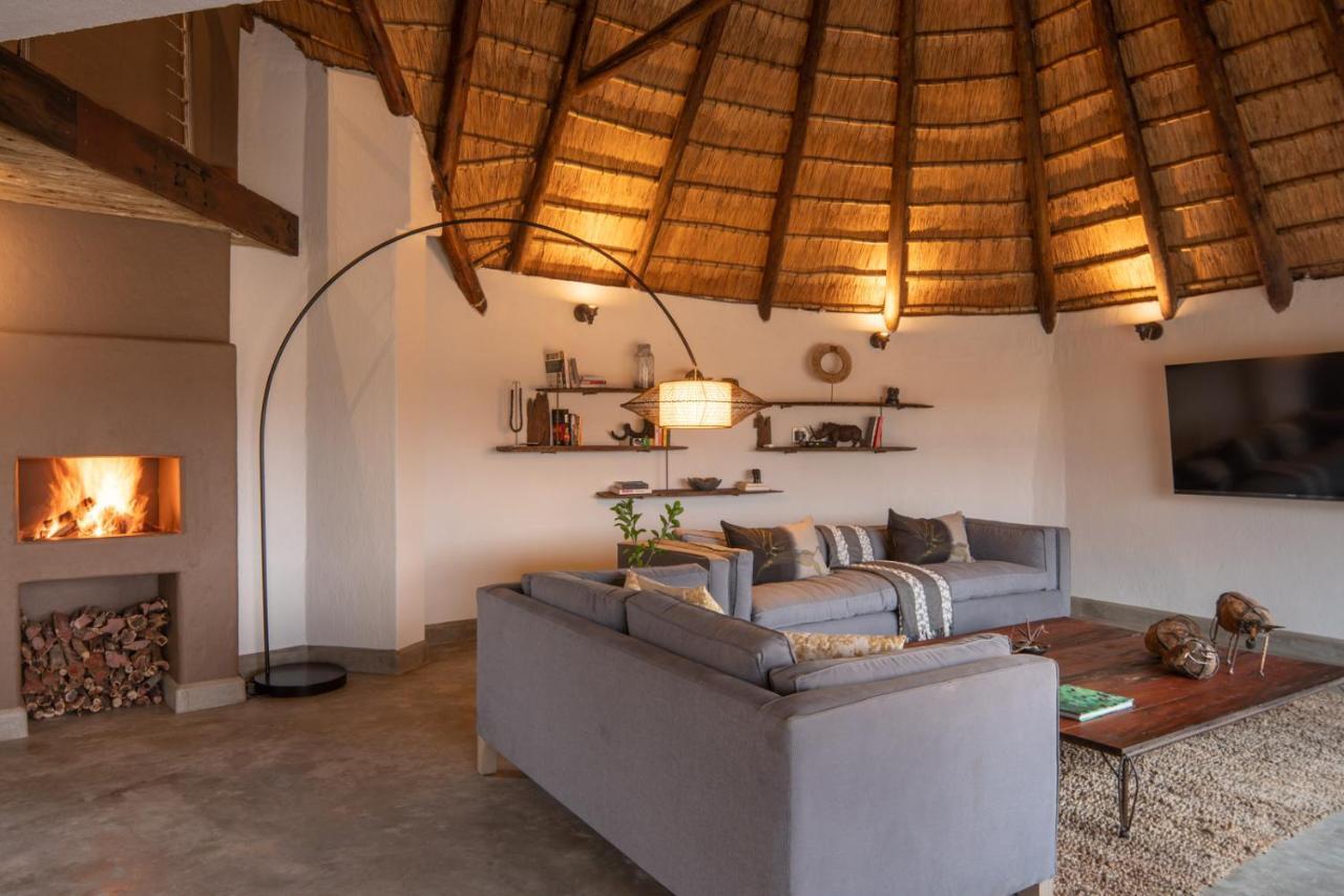 Royal Madikwe Luxury Safari Lodge Ramotshere Moiloa Exterior photo