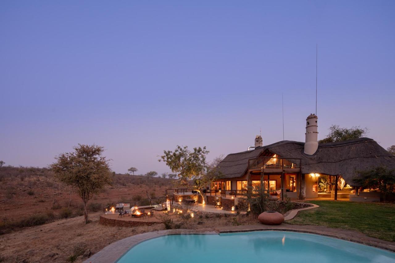 Royal Madikwe Luxury Safari Lodge Ramotshere Moiloa Exterior photo